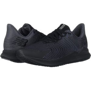 EUC New Balance Women's FuelCell Propel V1 Running Shoe Size 7 Wide-Black